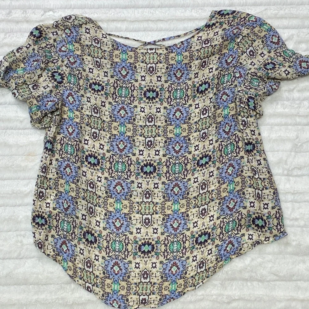 LUSH Floral Tee Shirt Crop Top - Picture 3 of 6